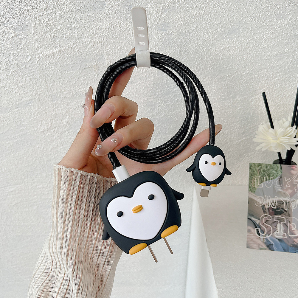ส่งจากไทย มาใหม่ ชุดถนอม 4ชิ้น For Apple Adapter 18W/20W สายชาร์จ ลายการ์ตูนน่ารัก การป้องกันสายเคเบิลข้อมูล