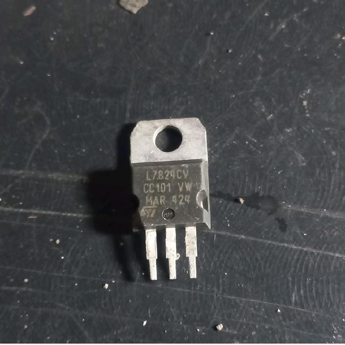 IC Regulator LM7824 ต้นฉบับมือสอง pullout LM 7824 L7824CV LM7824CV 24V 1