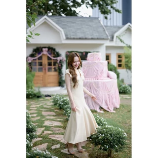 Petal Sway Maxi Dress : สีครีม