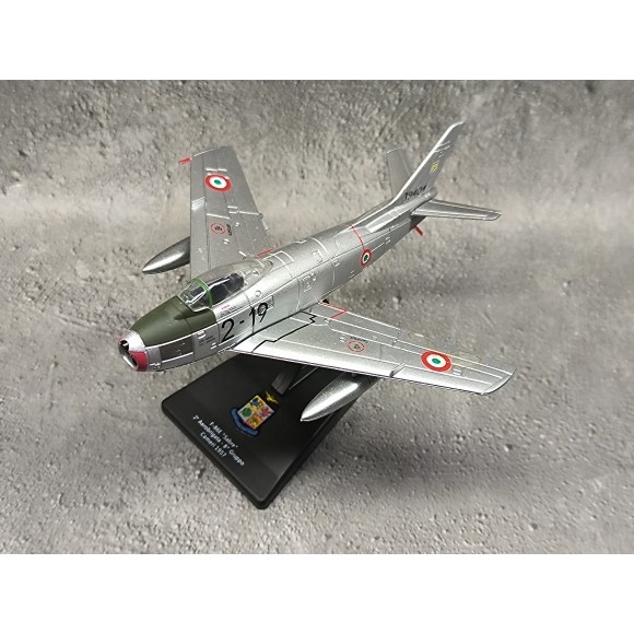 Ready Stock Italy Air Force No. 1 1/100 F86 Saber Fighter Alloy Collection รุ่น