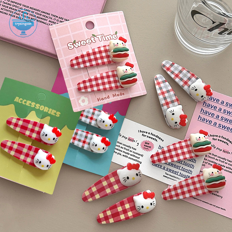 [trysingoin] 2 ชิ้นน่ารัก Hello Kitty Checkered Hairpin น่ารักการ์ตูน KT กิ๊บติดผมหวาน Girly BB คลิปด้านข้าง Bang คลิปเครื่องประดับผมเด็กผู้หญิง TH