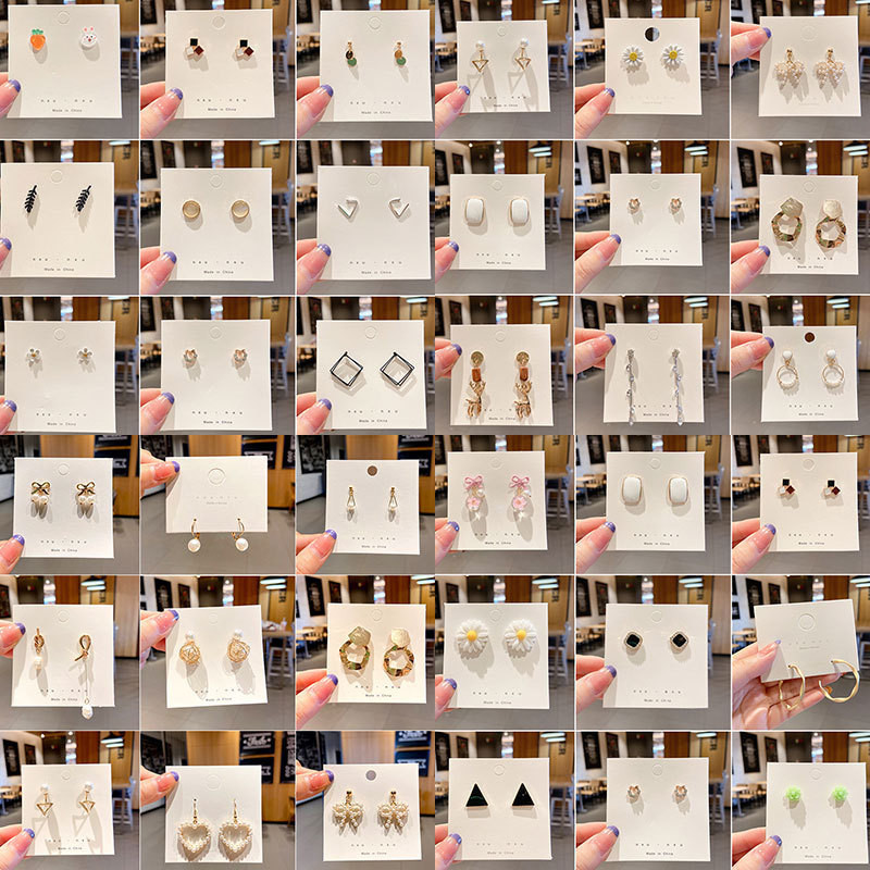 ต่างหูสไตล์ใหม่ แฟชั่นและสวยงาม สร้างสรรค์และเรียบง่าย หวานและเรียบง่าย ต่างหู เครื่องประดับสตรีสวยงามเรียบง่ายของเกาหลี