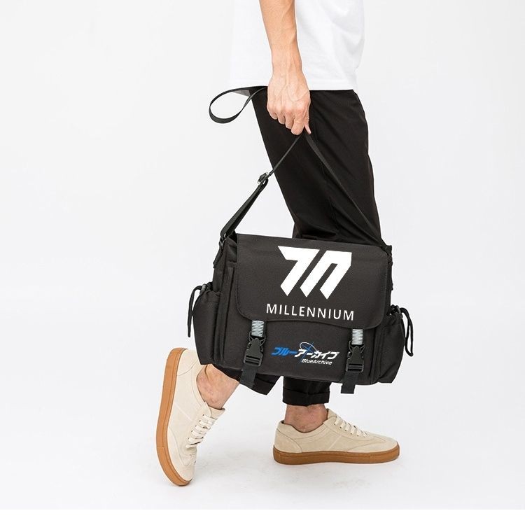 Blue Archive กระเป๋าสะพายอะนิเมะ สินค้า สีขาว Alice Hoshino Messenger กระเป๋าผู้ชายผู้หญิงกระเป๋าเป้สะพายหลังลําลอง