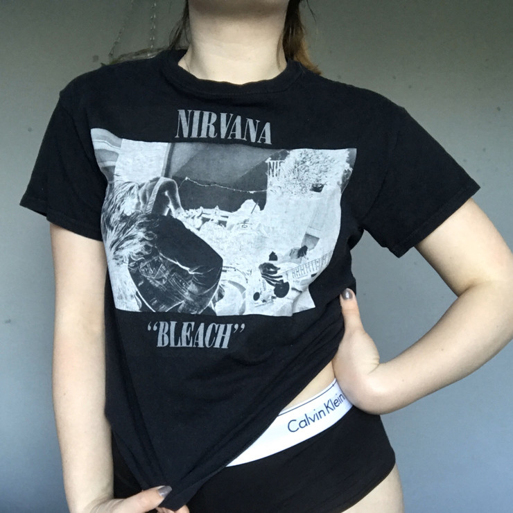 ((ผ้าฝ้ายแท้พร้อมสต็อก) Nirvana Bleach NIRVANA kurt cobain Bleach Band พิมพ์เสื้อยืดแขนสั้นผู้ชายผู้