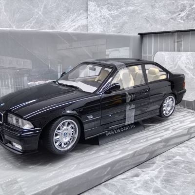 Solid 1/18 BMW E36 COUPE M3 โมเดลรถโลหะผสมสองประตู Steerable Out of Print Car Model