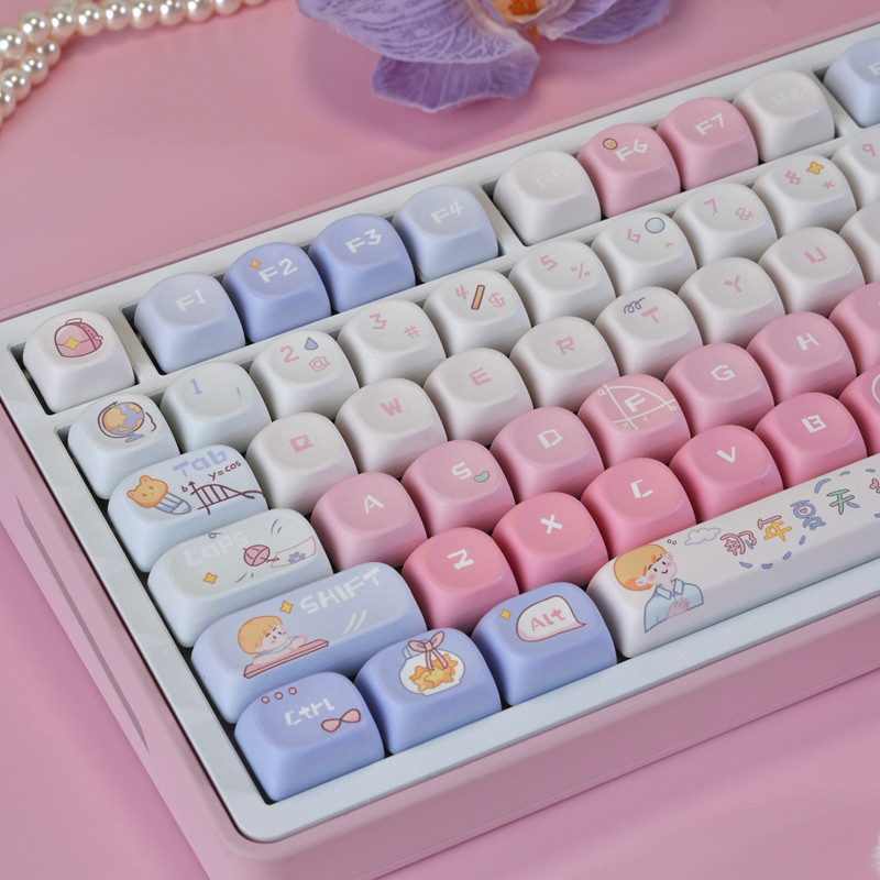 ธีมฤดูร้อน Keycaps ไทยภาษาอังกฤษ MOA PBT วัสดุสีชมพูสีขาว Keycaps DYE-SUB การปรับแต่งสําหรับ 61/64/6