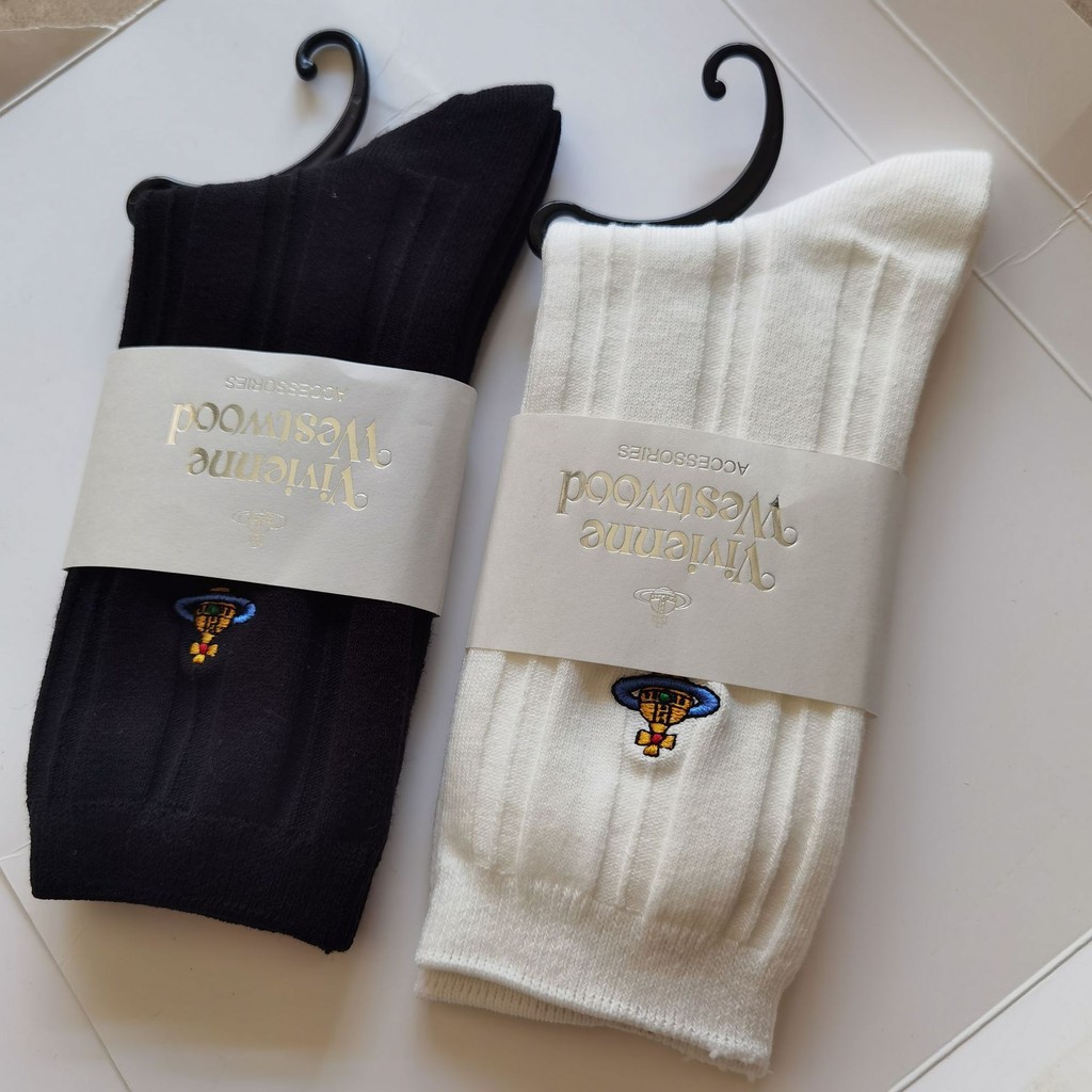 ถุงเท้าสไตล์ญี่ปุ่น Vivienne แบบใหม่ พิมพ์ลายเส้นแนวตั้ง สีดำและสีขาว สำหรับผู้หญิง