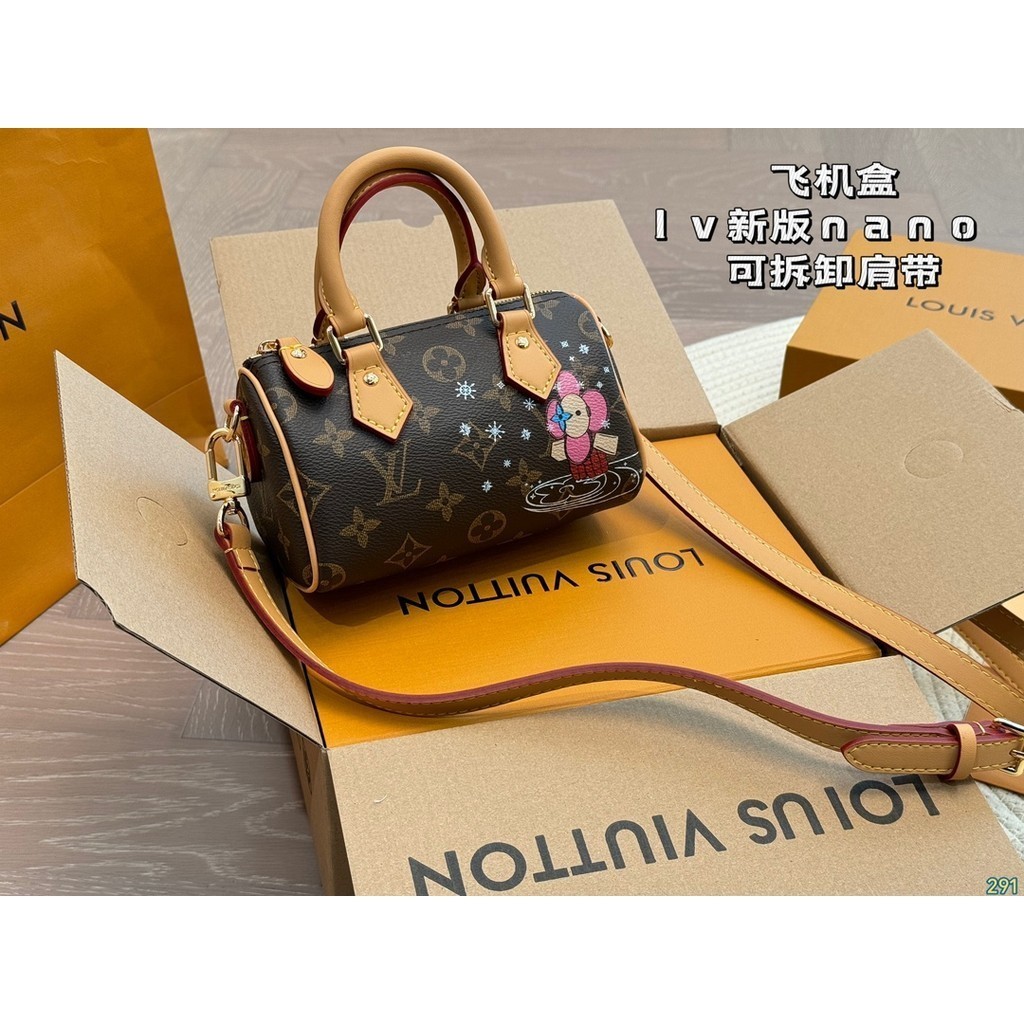 Lv (พร้อมกล่อง) ใหม่ Nano Speedy Pillow Bag กระเป๋าถือกราฟฟิตี้สไตล์แฟชั่นสตรี