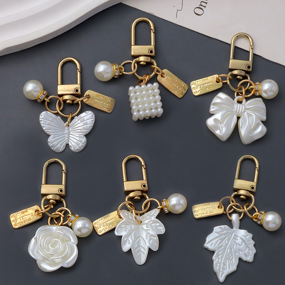 แฟชั่นเลียนแบบ Pearl Rose Butterfly Keyrings Simple White Leaf Square Keyrings รถ Key Holder ของขวัญของที่ระลึก