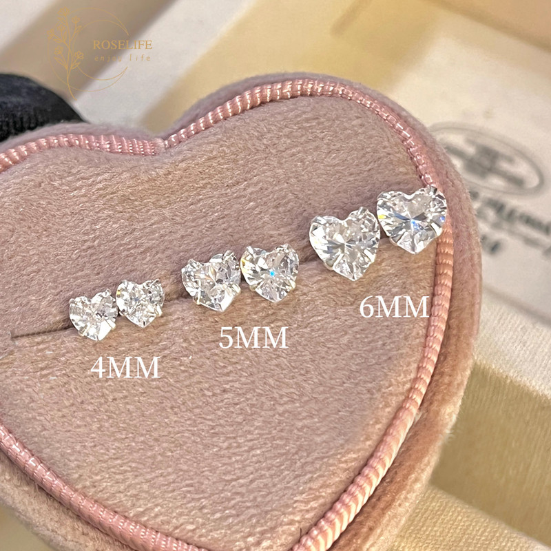 Roselife 2PCs เงิน Glittery คริสตัลหัวใจ Pierced ต่างหูสตั๊ดชุดสําหรับหญิงสาวแฟชั่นกระดูกอ่อนหู Studs เครื่องประดับอุปกรณ์เสริม