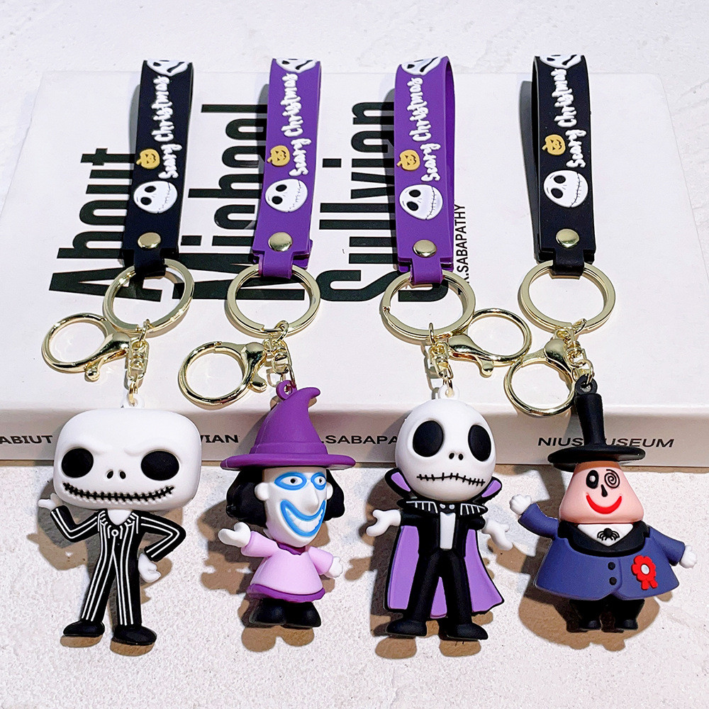 The Nightmare Before Christmas Jack Skellington/Sally Terror พวงกุญแจรูปกระเป๋าเป้สะพายหลังจี้พวงกุญแจรถตุ๊กตาน่ารักการ์ตูนอุปกรณ์เสริมของเล่นคู่ของขวัญวันเกิด