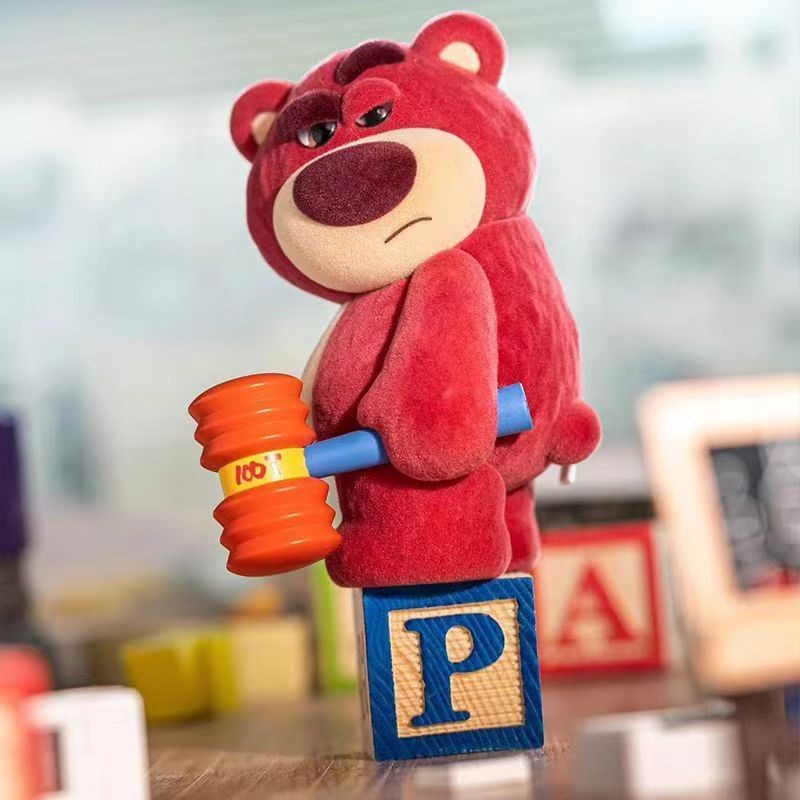 52TOYS ของแท้สตรอเบอร์รี่หมี Charming Big Boss Series lotso กล่องตาบอดสามรุ่น Flocking Hand-made ตุ๊