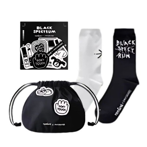 ROMAND Black Spectrum Pouch, Socks & Sticker Set 3ites [ROMAND x INAPSQUARE BLACK]
