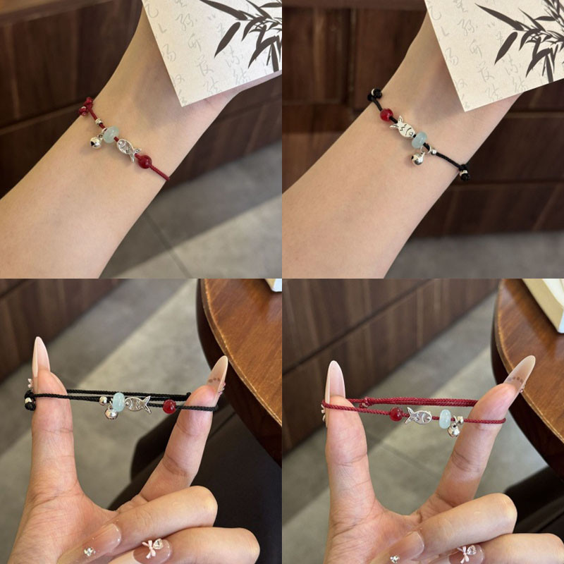 สร้อยข้อมือกระดิ่งปลาเล็กน่ารัก สีแดงทออย่างสวยงาม เพิ่มความโชคดี