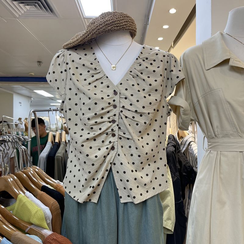 เสื้อคลีนโค้ลส์ลิมมิ่ง V-Neck ลายจุด อเนกประสงค์สำหรับหน้าร้อน