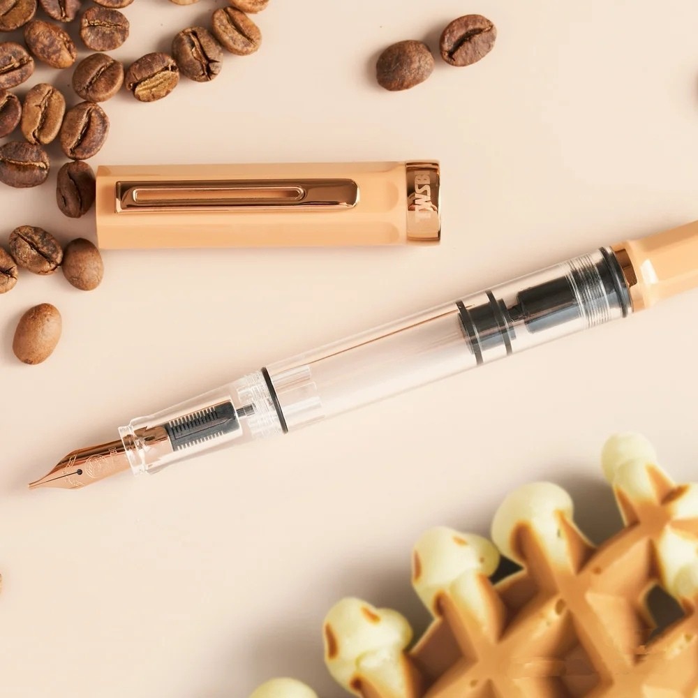 ❤❤Twsbi Sanwentang ECO Piston Pen โปร่งใสผู้ถือปากกาขนาดใหญ่ความจุหมึกนักเรียนฝึกการประดิษฐ์ตัวอักษรใหม่ Jelly Red