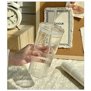 【จัดส่งในกรุงเทพฯ】แก้วน้ำมีฝาปิด 600 มล.แก้วเครื่องดื่มเย็น ถ้วย+ฝาแก้ว+หลอด ลายทางแนวตั้ง เรียบง่าย ชงเครื่องดื่ม