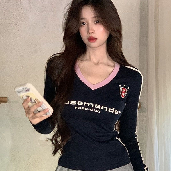 เสื้อยืดแขนยาวย้อนยุคอเมริกันสําหรับผู้หญิงเสื้อตัวในเข้ารูปและสลิมมิ่งสําหรับผู้หญิง