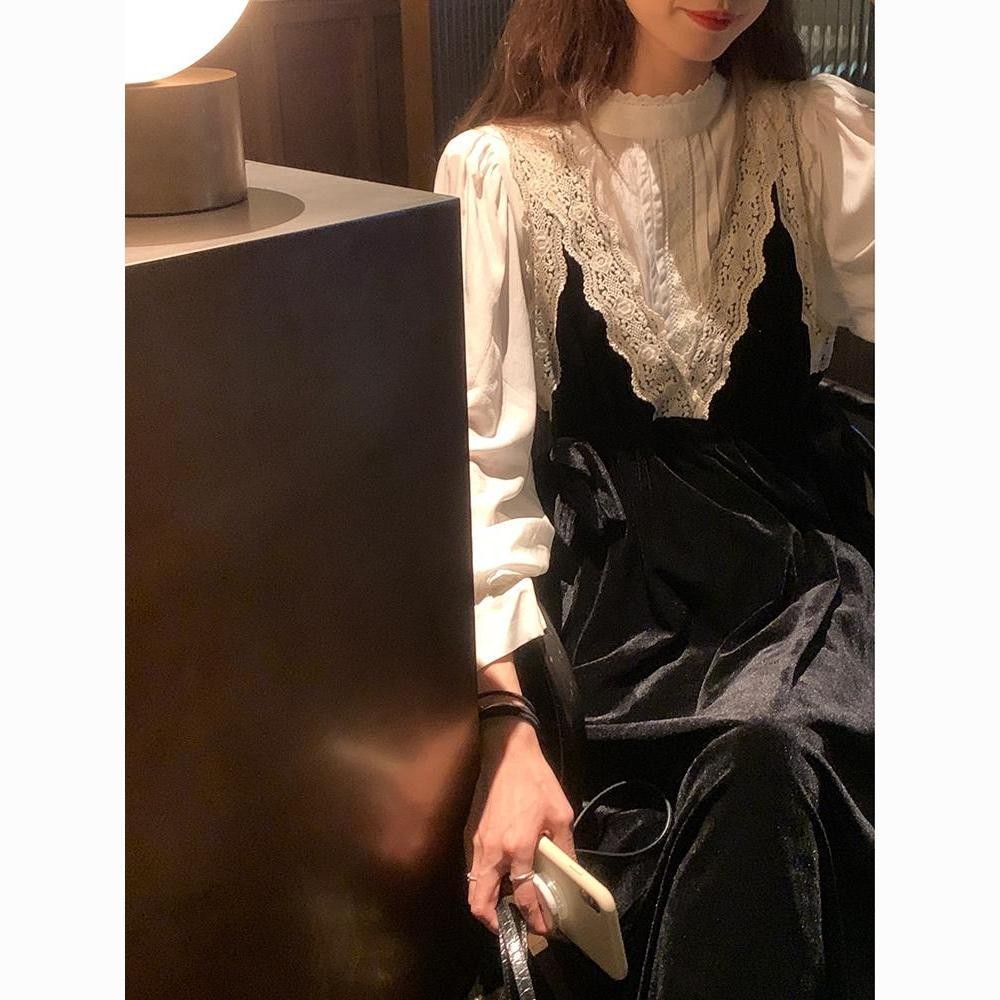 ลูกไม้ฝรั่งเศสเย็บชุดสลิงกํามะหยี่ผู้หญิงฤดูใบไม้ร่วงฤดูหนาวสไตล์บรรยากาศเสื้อกั๊กกระโปรงครึ่งคอสูง จุดต่ําสุด เสื้อชุดสองชิ้น