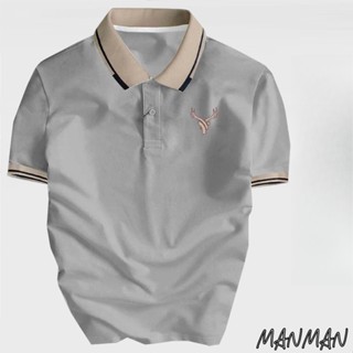 MANMAN เสื้อโปโลผู้ชาย แขนสั้นคอปก แบบหลวม ธุรกิจ แมทช์ลุคง่…
