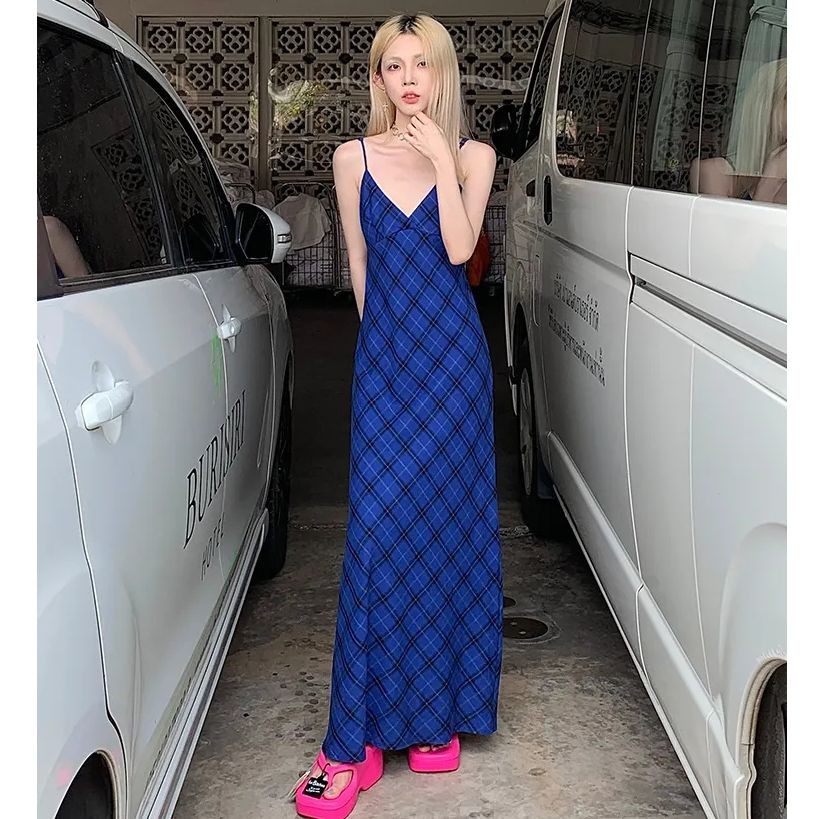 ชุดสตรีฤดูร้อน สีฟ้าลายสก๊อต คอทรงเรโทร มีผ้าคลุมไหล่แบบขนแกะ G0TP