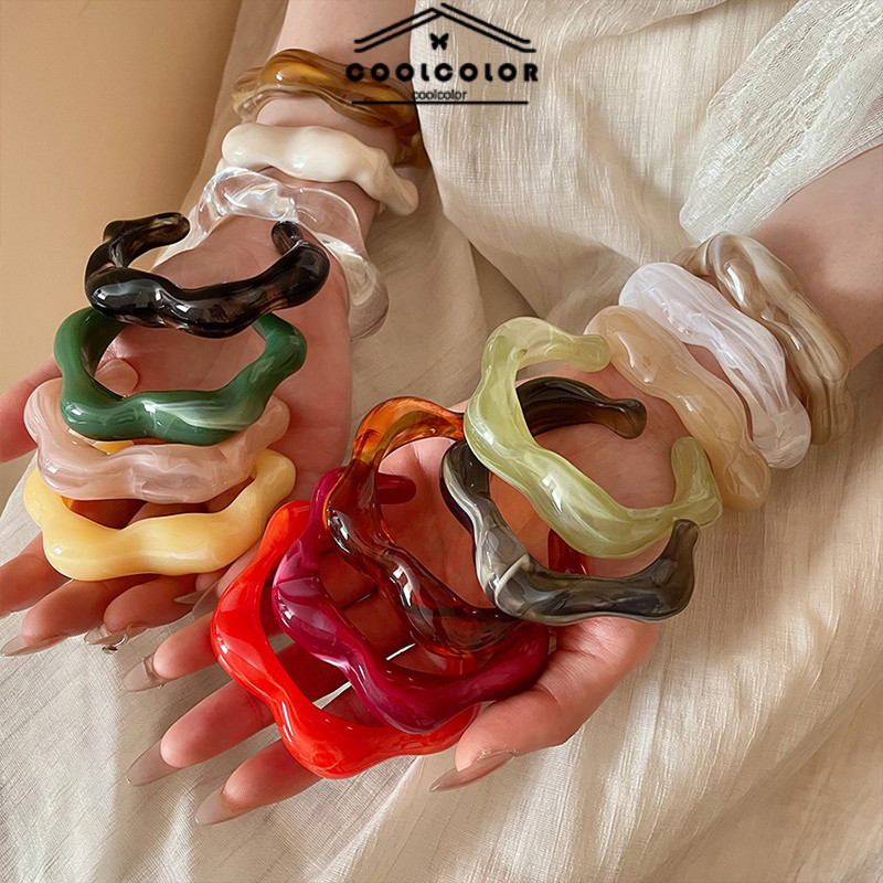 ในไทย✨กำไลข้อมือแบบเปิดเกลียวอะครีลิกย้อมสีสำหรับผู้หญิงสไตล์เรโทรเรียบง่ายระดับไฮเอนด์.COD