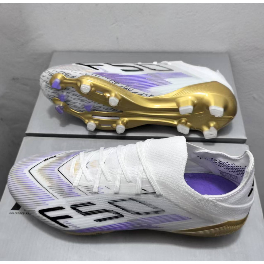 รองเท้าฟุตบอล FG ลูกไม้ size39-45 แบรนด์ใหม่ผู้ชายถักกลางแจ้งกันลื่นรองเท้าฟุตบอลทนทาน A-301