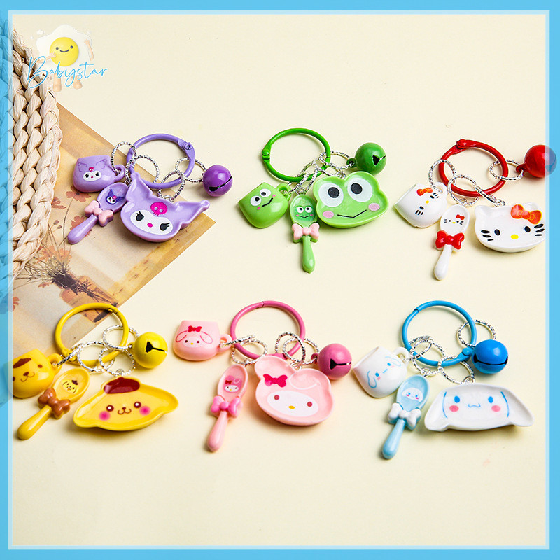 SANRIO [ร้อน] น่ารัก ซานริโอ HelloKitty ช้อนส้อมพวงกุญแจแอ็คชั่นอะนิเมะตัวเลข Mymelody Kuromi Cinnamoroll พวงกุญแจน่ารักการ์ตูนรถกระเป๋าเป้สะพายหลังเครื่องประดับตุ๊กตาน่ารักจี้ [ใหม่]