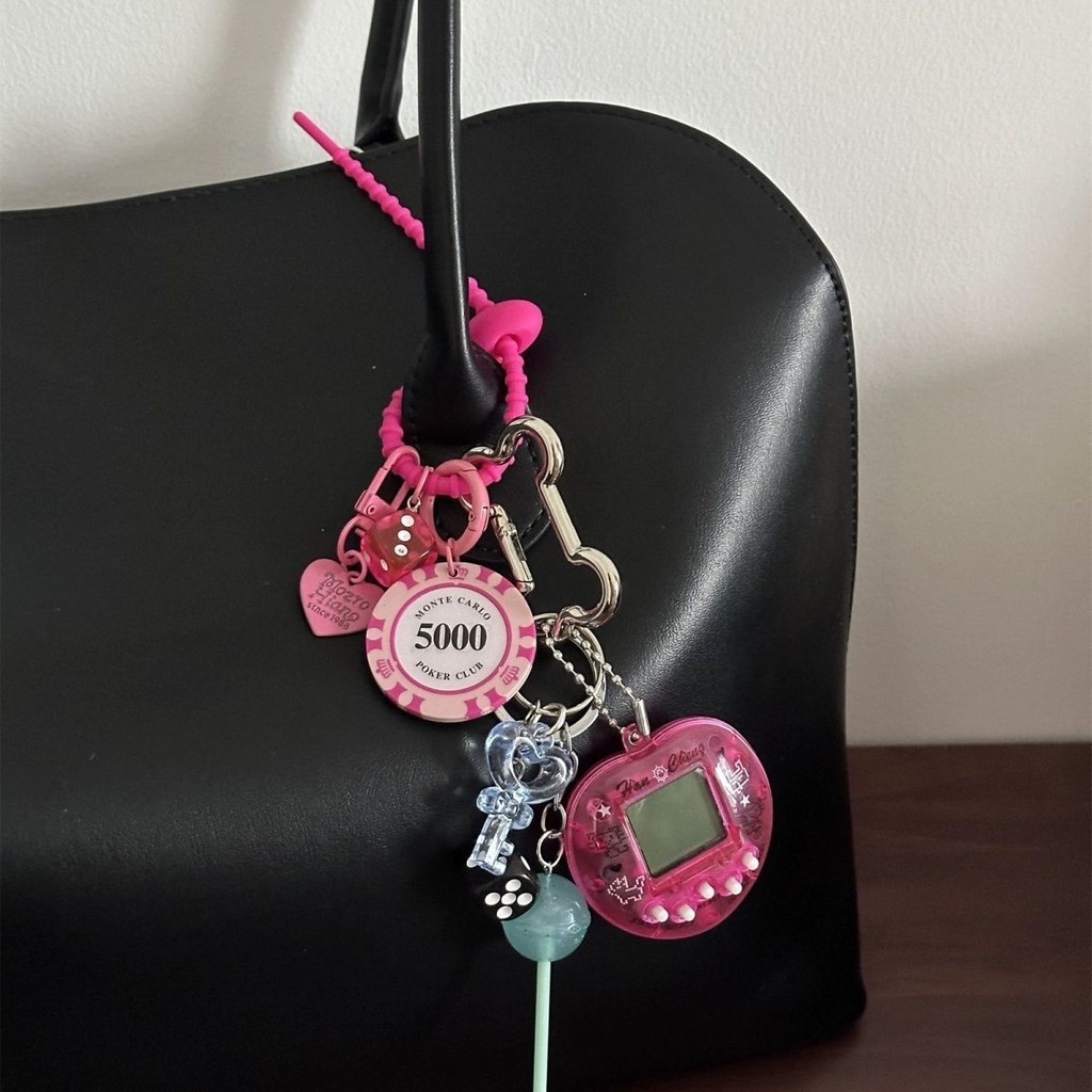 New Bag Charm พวงกุญแจขนม จี้มินิเกมคอนโซล พวงกุญเเจ DIY keychain ห่วงกุญแจ สามารถแขวนบนกระเป๋า miumiu/กระเป๋าหนัง/โทรศัพท์มือถือ/ของตกแต่งภายในรถยนต์/กุญแจรถ/stand oil post bag