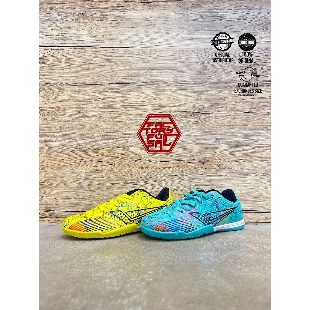 WINGZ KIDS FUTSAL SHOES WZ2215JR (นาที/เหลือง)