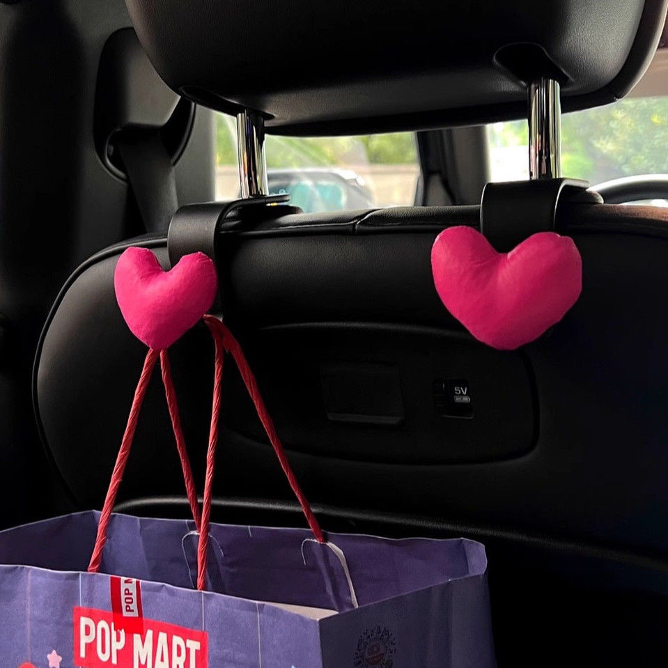 Dopamine Love Car Seat Back Hook Car Storage Rack Barbie Car Goods ของขวัญรถใหม่แถวหลัง