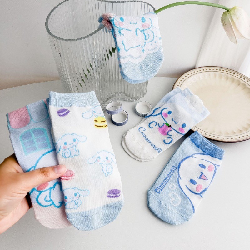 SANRIO ซานริโอ นวัตกรรมน่ารักผู้หญิงการ์ตูน ซินนามอนโรล ถุงเท้าที่มีคุณภาพสูงนุ่มสบายถุงเท้าระบายอากาศ