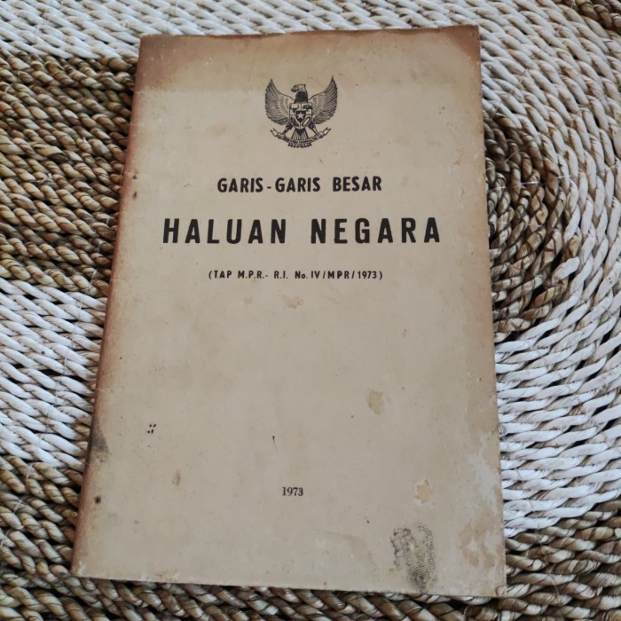 เส้นขนาดใหญ่ของ STEATE POLICY 1973 TAP MPR RI NO IV/MPR/1973 เดิม