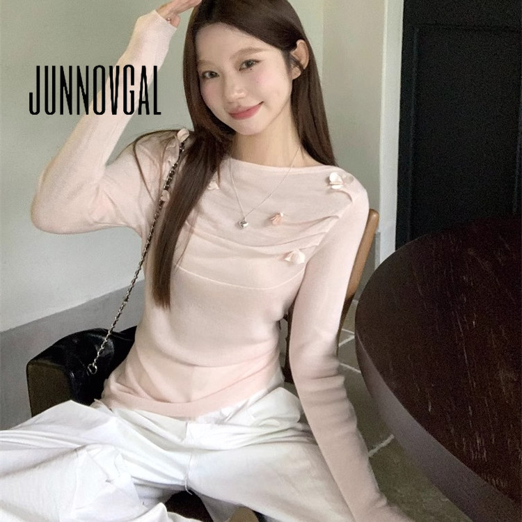 Junnovgal เสื้อยืดผู้หญิงถักสีทึบไม่สม่ําเสมอ 2024 แขนยาวสไตล์ใหม่
