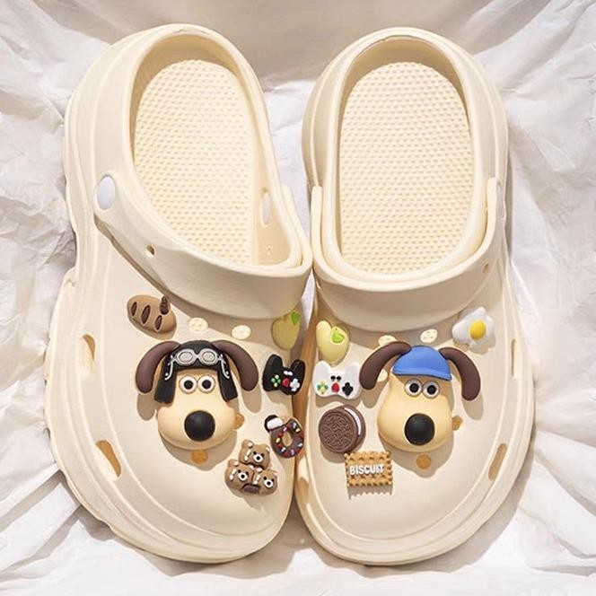 รองเท้าแตะหัวโต พื้นนิ่มกันลื่น กันน้ำ ทำความสะอาดง่าย ดีไซน์แฟชั่น (มาพร้อมสติ๊กเกอร์รองเท้า)