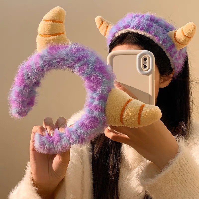 ตุ๊กตา Monster สำหรับคาดผม พร้อมหูฟังและการ์ตูนฮอร์น ของตกแต่งผมสไตล์การ์ตูน