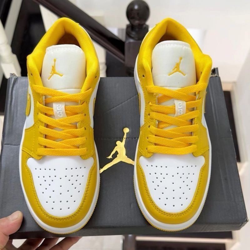 รองเท้าลําลอง High-Top รองเท้าผู้หญิงแฟชั่นรองเท้านักเรียนคลาสสิกรองเท้าสีขาว Low-Top ผู้ชายผู้หญิงรองเท้าฝึกซ้อม