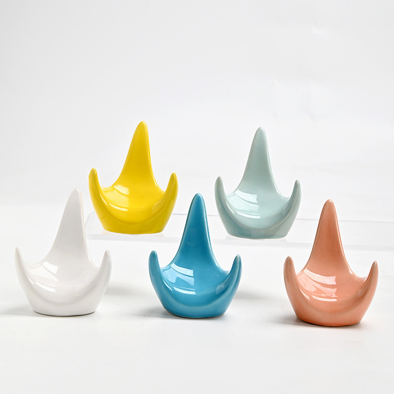 เซรามิคสามเหลี่ยม Multi-Function 6-Hole 12-Hole Ocarina ผู้ถือไข่ชากรองแปรง Bracket Home Storage ชั้