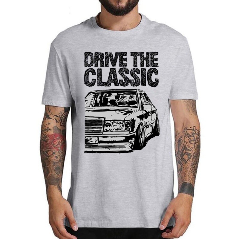 2025 เสื้อยืดแขนสั้นลําลองผู้ชายสไตล์ใหม่ S-Drive Classic Model Series พิมพ์กับ W124/W202 รูปแบบรถอิ