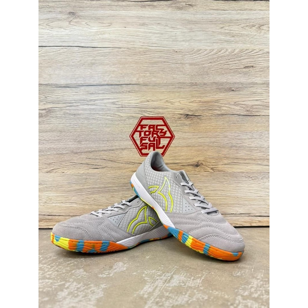 ORTUSEIGHT JOGOSALA ASCEND (KELABU) รองเท้า KASUT FUTSAL