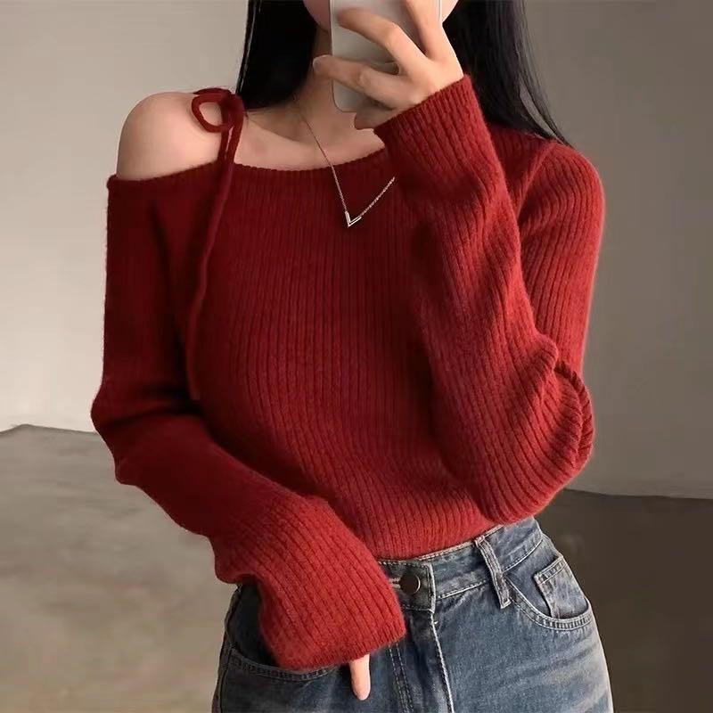 Red Berryเสื้อสเวตเตอร์เกาหลีเปิดไหล่ผูกเชือกสีแดง เสื้อสเวตเตอร์ถักแขนยาวทรงสลิมฟิตD413