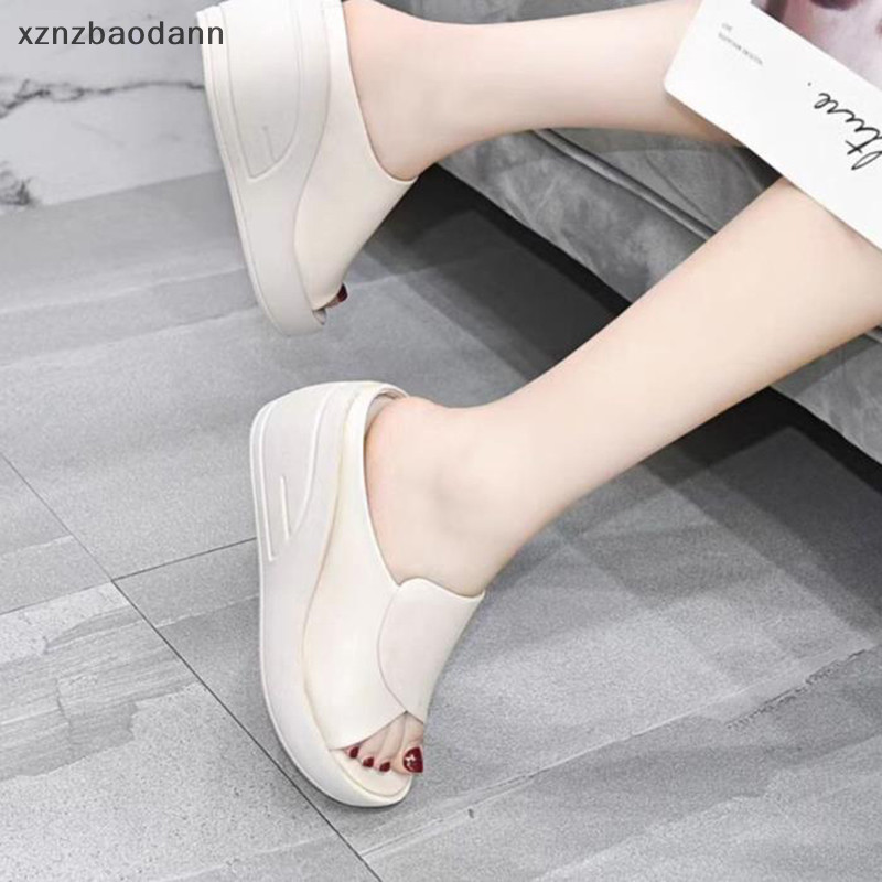 [XZNZVV] รองเท้าส้นเตารีดพื้นหนาสีทึบลื่นลําลองรองเท้าแตะในร่มคู่ IKFG