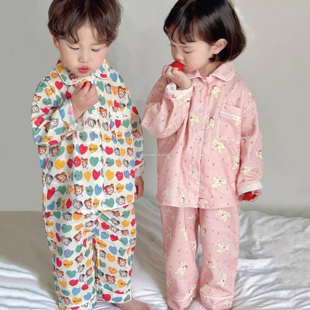 [W.M KIDS & BABY] พร้อมสต็อก & จัดส่งฟรี ชุดนอนเด็กฤดูใบไม้ผลิฤดูร้อนเวอร์ชั่นเกาหลีสไตล์ใหม่ชายหญิงแฟชั่นน่ารักการ์ตูนบ้านเสื้อผ้าขนาดกลางขนาดใหญ่เด็กแข