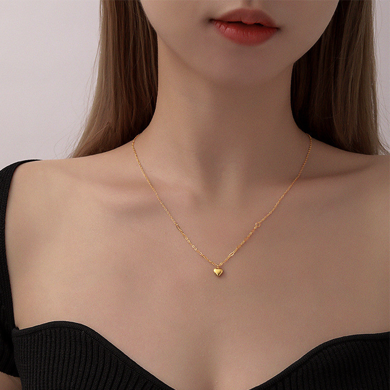 Ht Sweet Love จี้ไทเทเนียมเหล็กสร้อยคอผู้หญิงหรูหราสแตนเลสชุบ 18k Gold Heart-Shaped Clavicle Chain Non-Fading