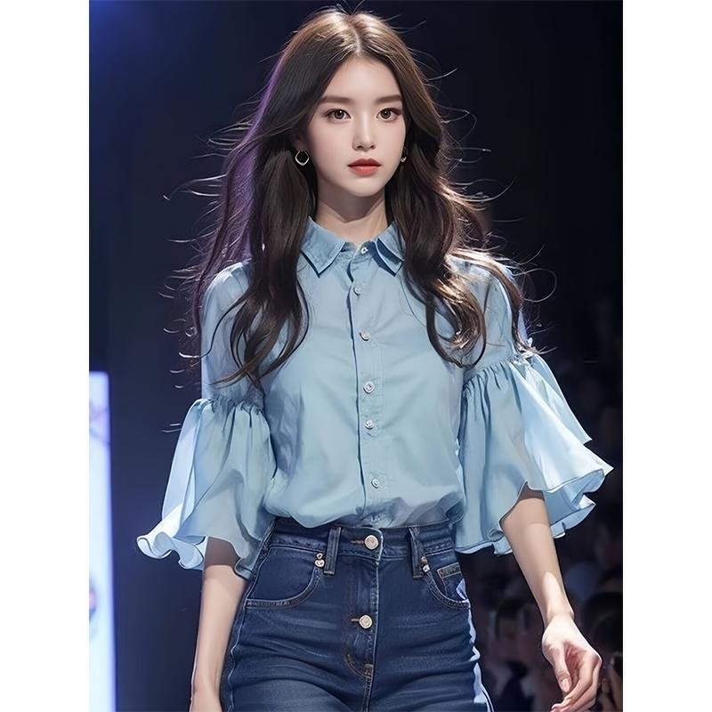 เสื้อเชิ้ต เสื้อเชิ้ตแขนสั้นสีน้ําเงินใหม่ยอดนิยมแสงหรูหราเกรดสูงสวมใส่มีชีวิตชีวาต่อต้านริ้วรอยด้านบนผู้หญิงฤดูร้อน