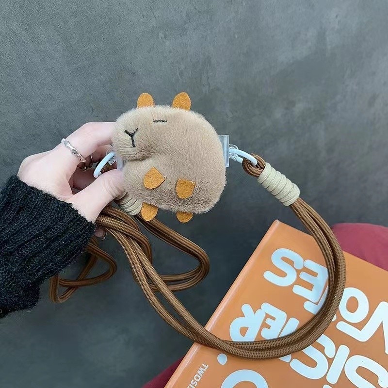 โทรศัพท์มือถือ กระเป๋าสะพายข้าง ตุ๊กตาน่ารัก Capybara คลิปด้านหลังเครื่องประดับโทรศัพท์มือถือ Halter คอ Anti-Lost All-Match เชือกยาว Strong ins สายถักไหล่เส้นทแยงมุมเชือกยาว