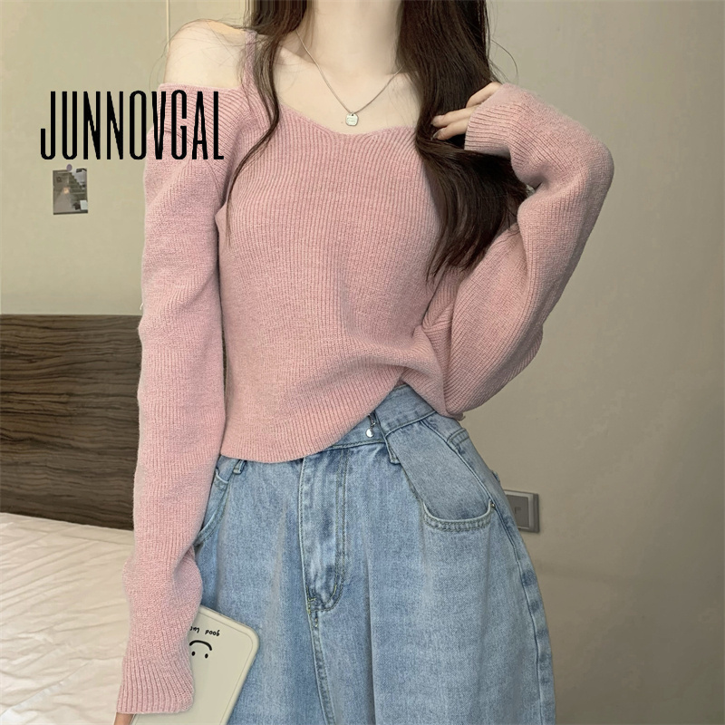 JUNNOVGAL เสื้อยืดผู้หญิงสไตล์ใหม่แขนยาวถักคอวีสีทึบ