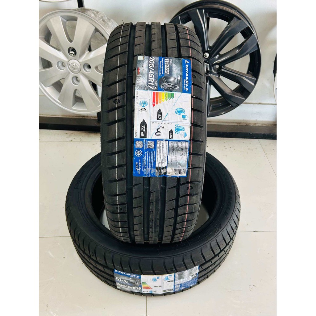 205/45R17 88Y TRIANGLE TH202 ยางใหม่กริ๊ปปี24🇹🇭ราคาโปรซื้อ1เส้นแถม1เส้น=ได้2เส้น✅แถมจุ๊บลมยางแท้🔥