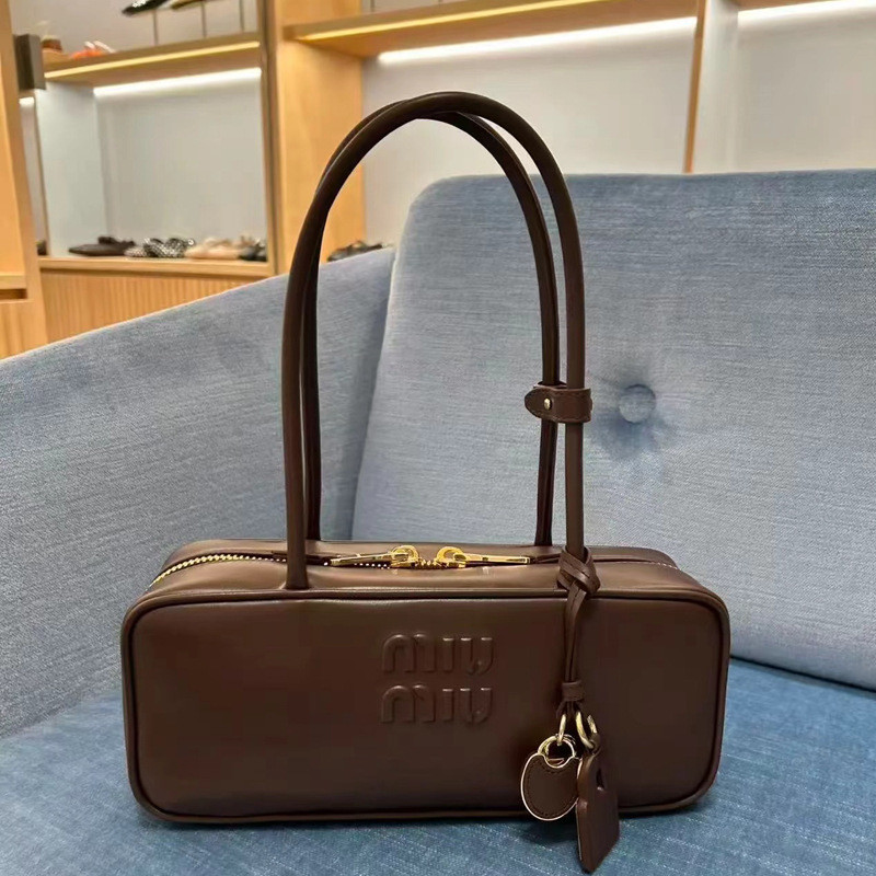 2025 ใหม่ที่เรียบง่ายมือถือบอสตันหมอนกระเป๋าอเนกประสงค์จดหมายกระเป๋าเอกสารไหล่เดี่ยวใต้วงแขนกระเป๋าผู้หญิง