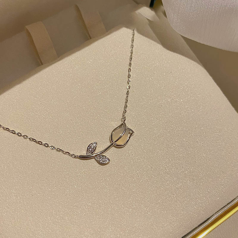 สร้อยคอทิวลิปรุ่นใหม่ จี้เกาหลีสไตล์แฟชั่น สร้อยคอกระดูกไหปลาร้าสตรี เครื่องประดับของขวัญวันเกิด